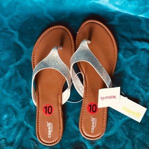 NWT Silver Bedazzled Flip Flop Sandal